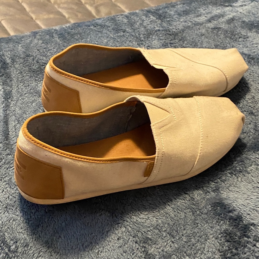 Toms Cream and Tan Loafers